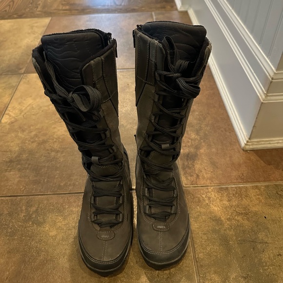 Merrell Black Lace-Up Boots - Picture 1 of 4